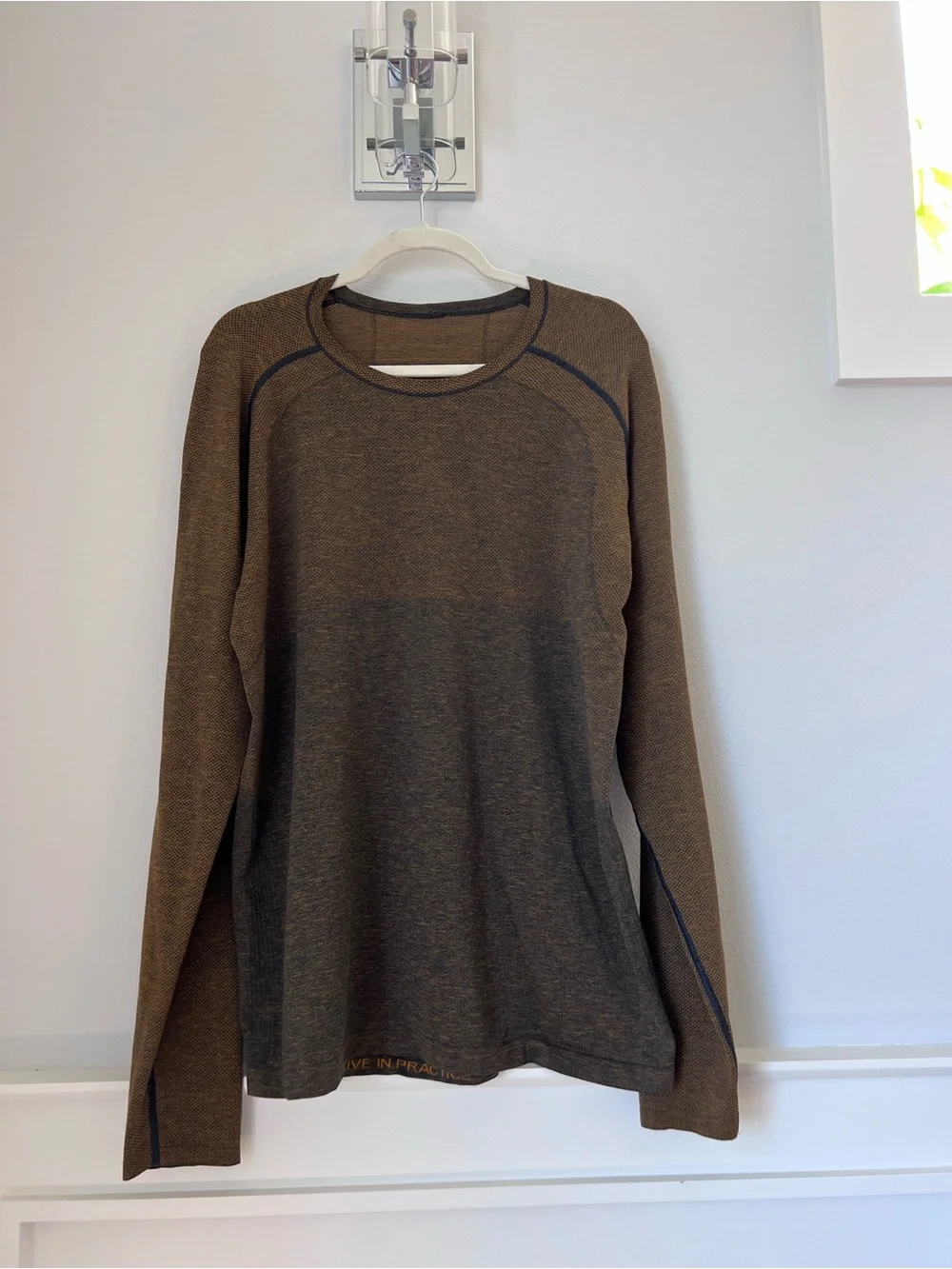lululemon athletica Men's Brown Crewneck Long-Sleeve top